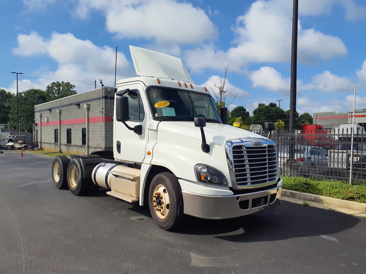 2019 FREIGHTLINER CASCADIA 125 in Atlanta, GA