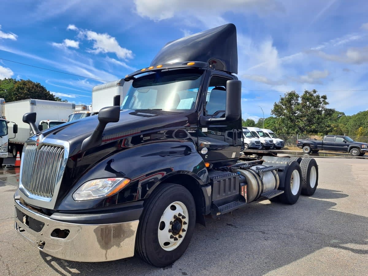 2020 INTERNATIONAL LT625 DAYCAB T/A in Salisbury, MA