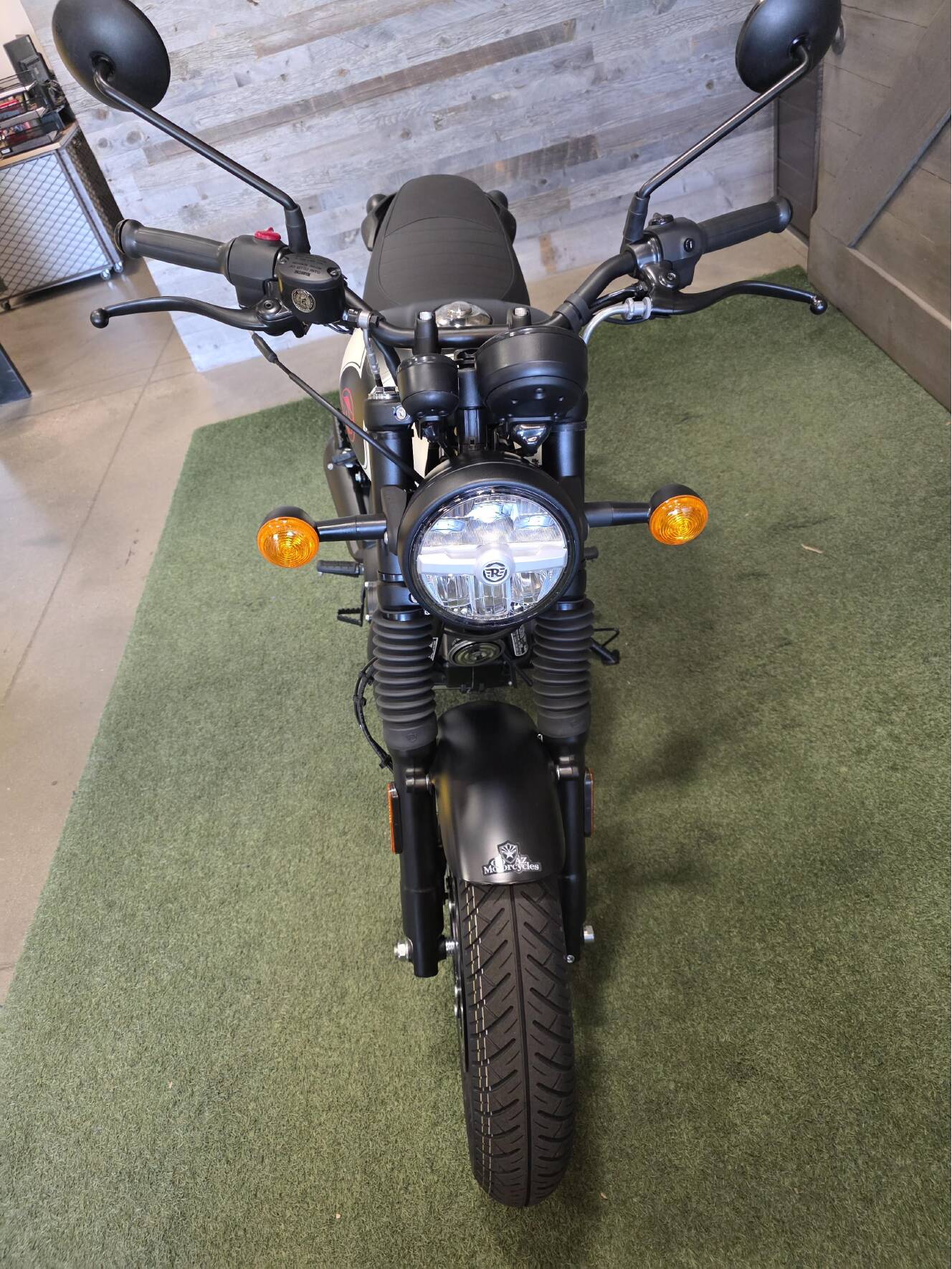 A photo of this 2027 Royal Enfield HUNTER 350