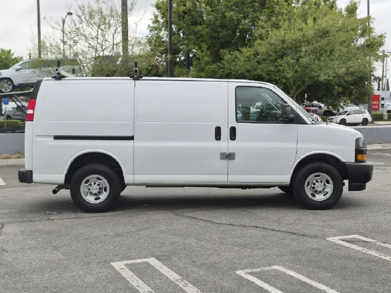 2023 CHEVROLET Express 2500