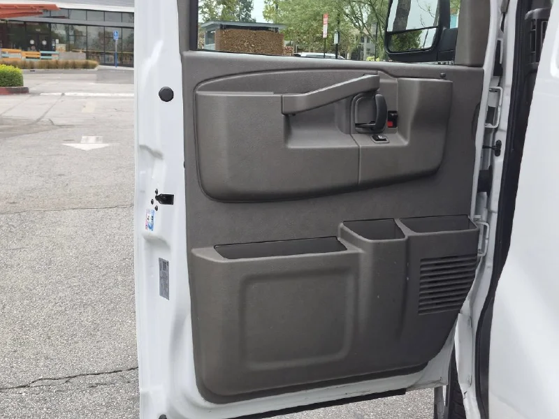 2023 CHEVROLET Express 2500