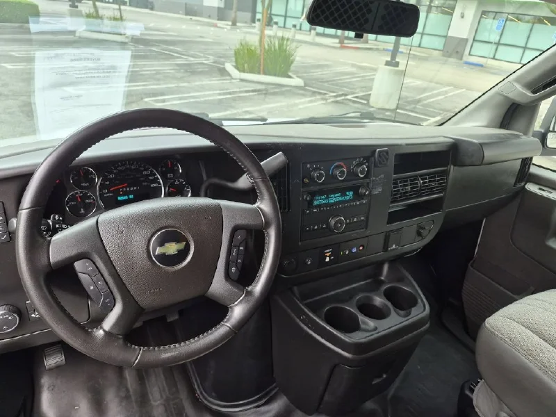 2023 CHEVROLET Express 2500