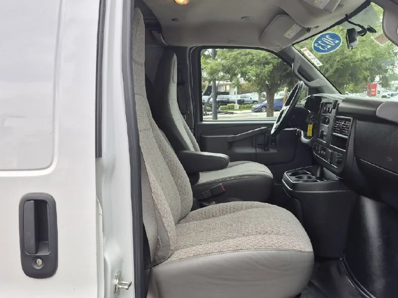 2023 CHEVROLET Express 2500