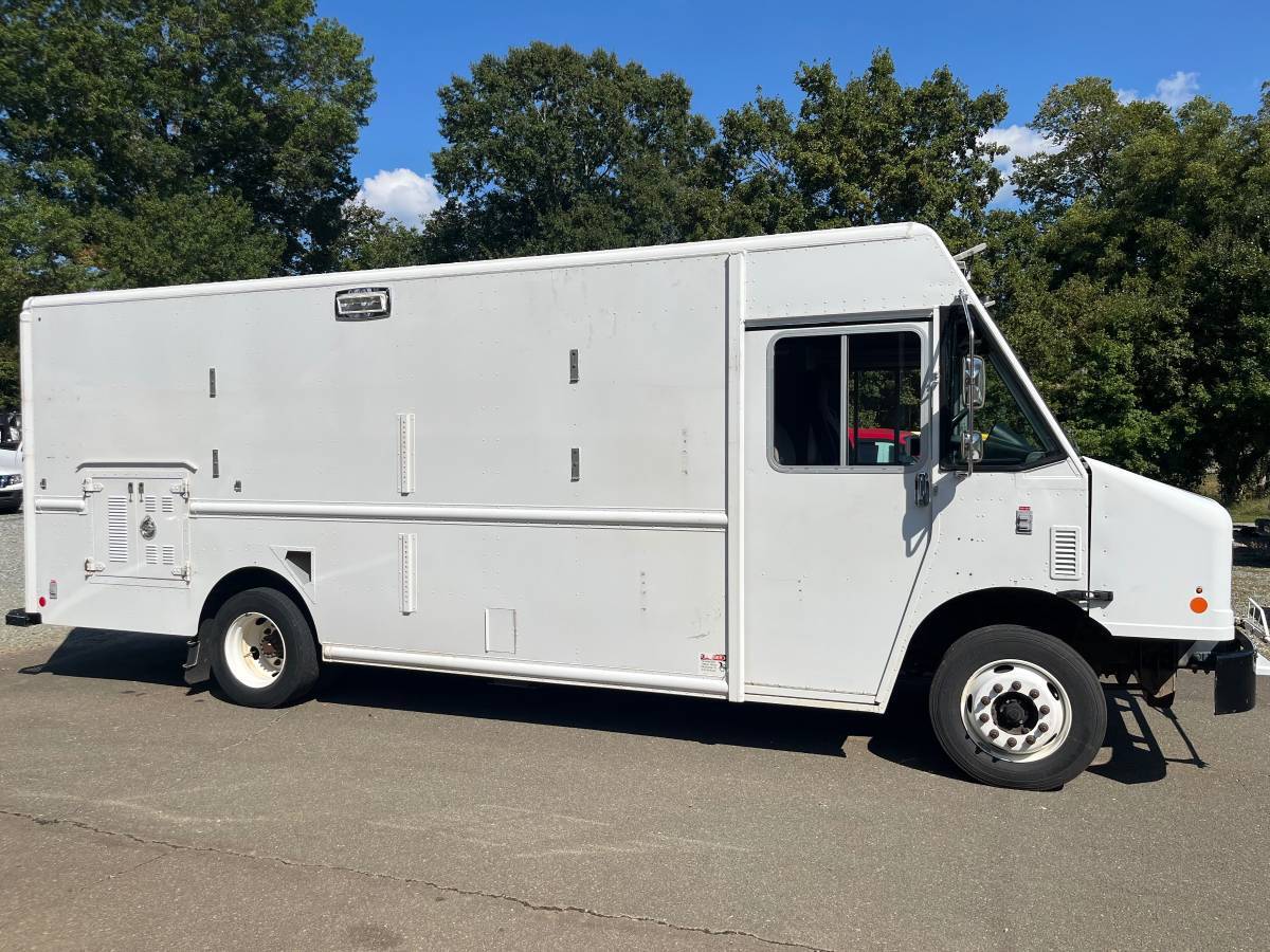 2016 FREIGHTLINER MT55 in Mebane, NC