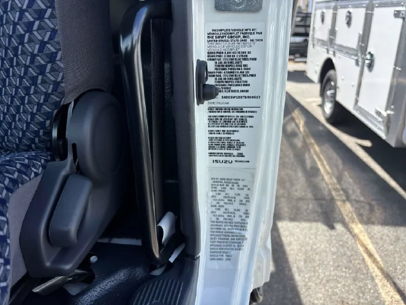 2026 ISUZU NRR