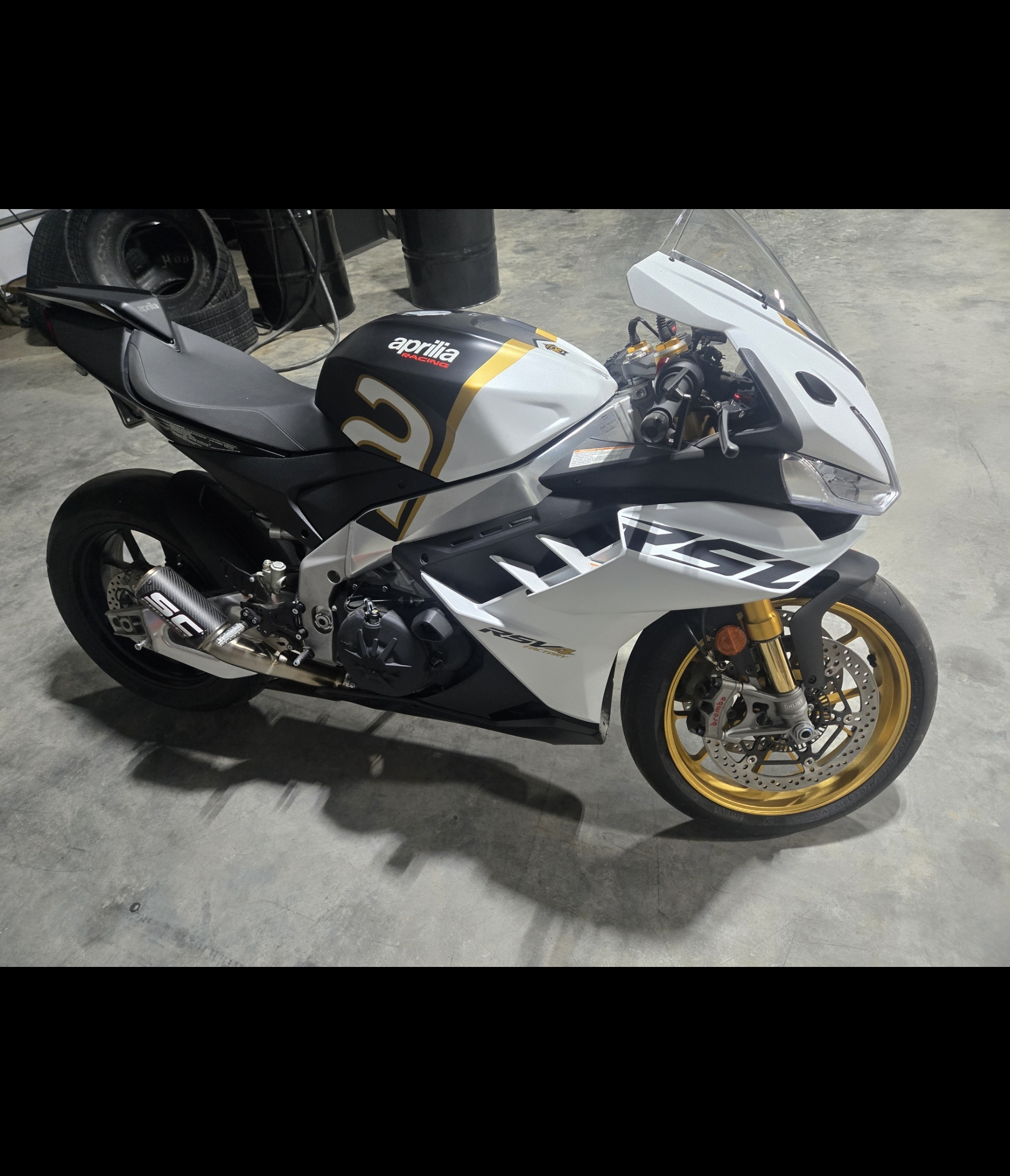 2024 Aprilia RSV 1000 R FACTORY Sportbike motorcycle