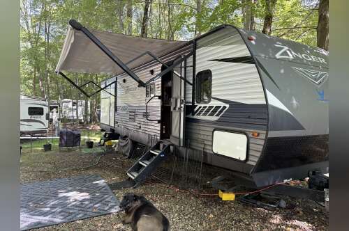 2018 Crossroads ZINGER 328SB in new kensington PA