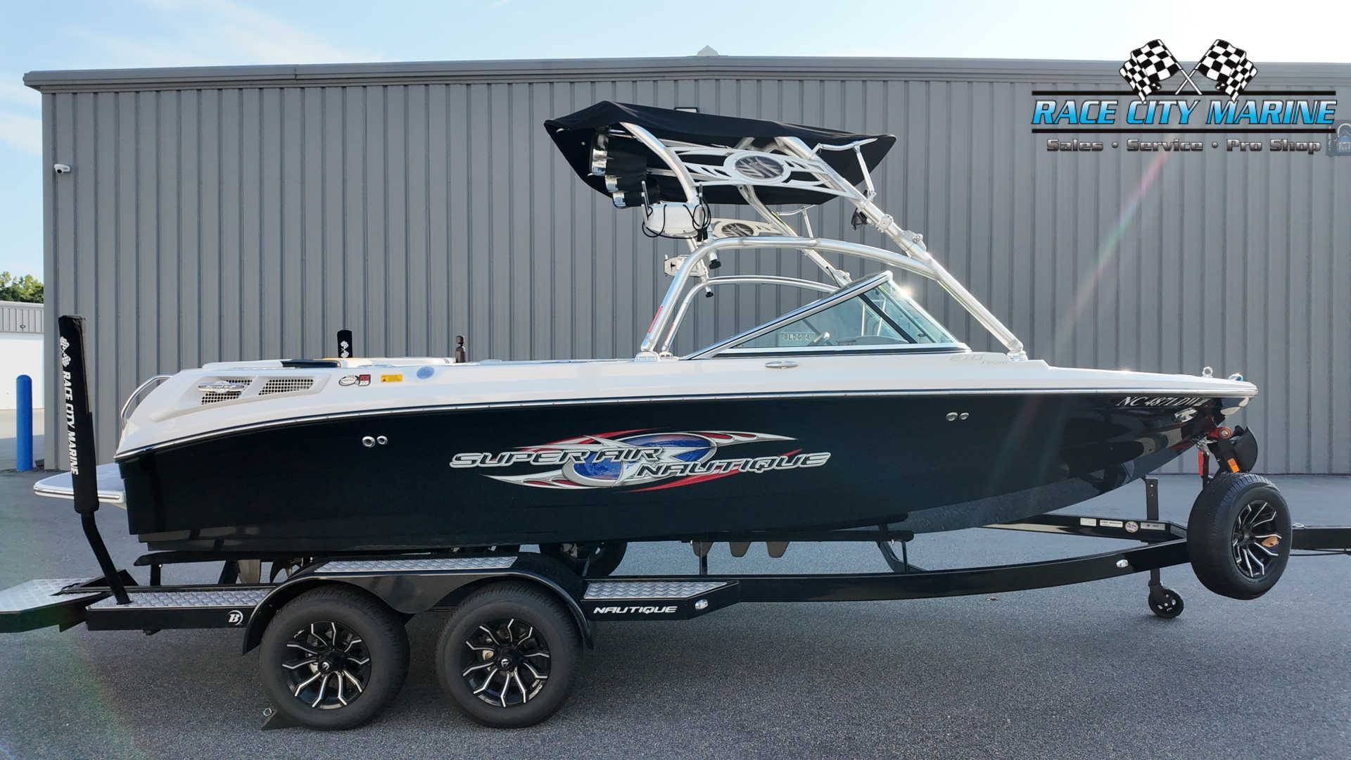 2007 Correct Craft 210 TE Ski and Wakeboard Boat boat