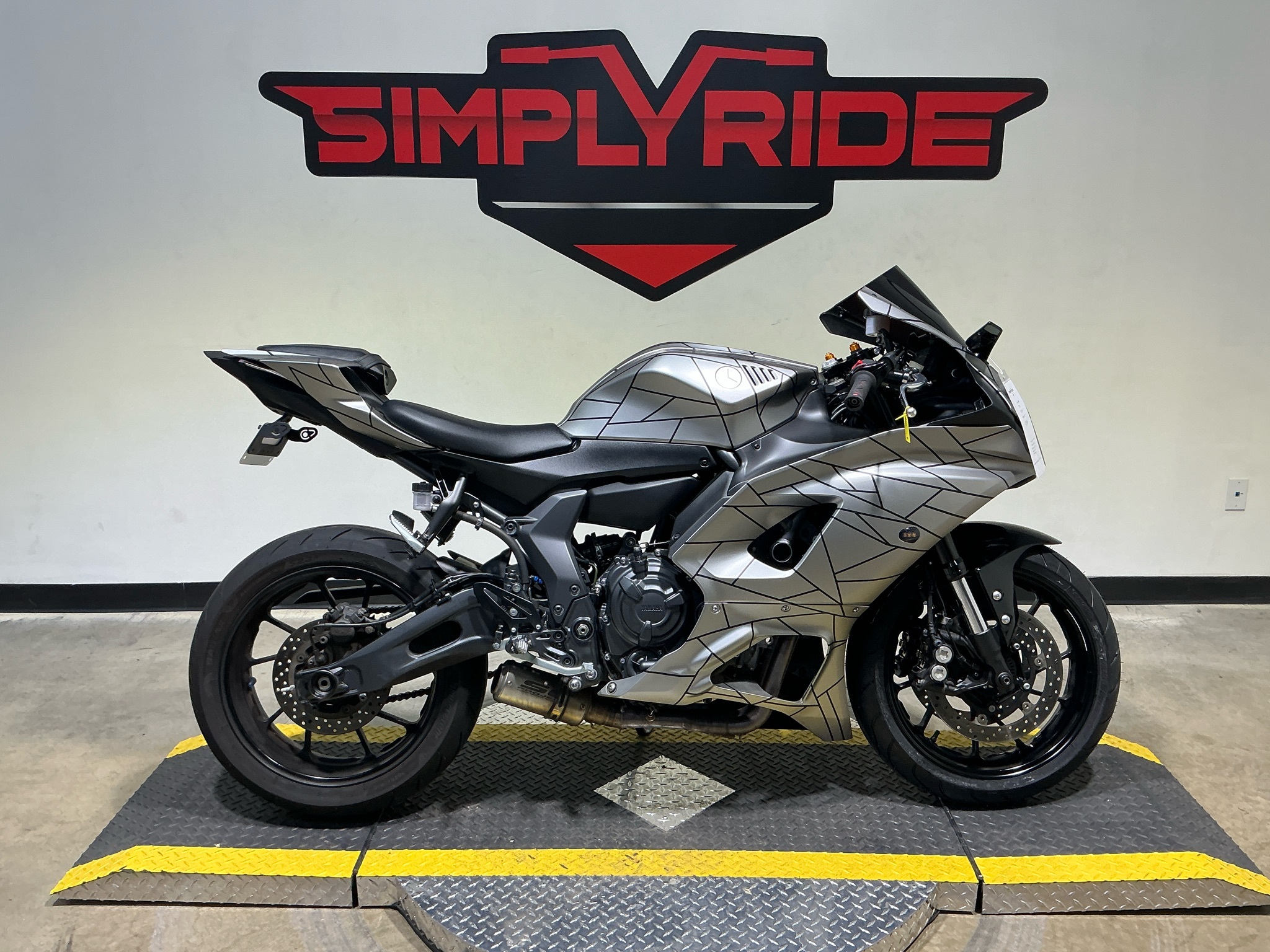 2025 Yamaha YZF-R7 R7 in Eden Prairie, MN