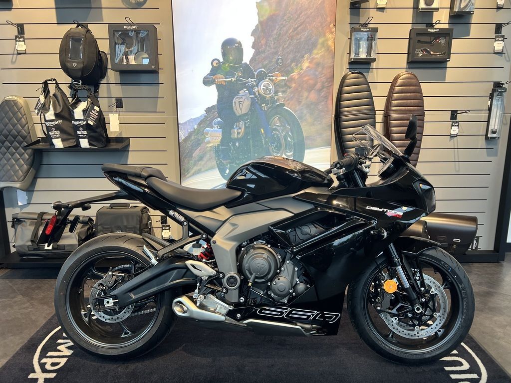2026 Triumph Daytona 660 Sapphire Black 660 in Hagerstown, MD