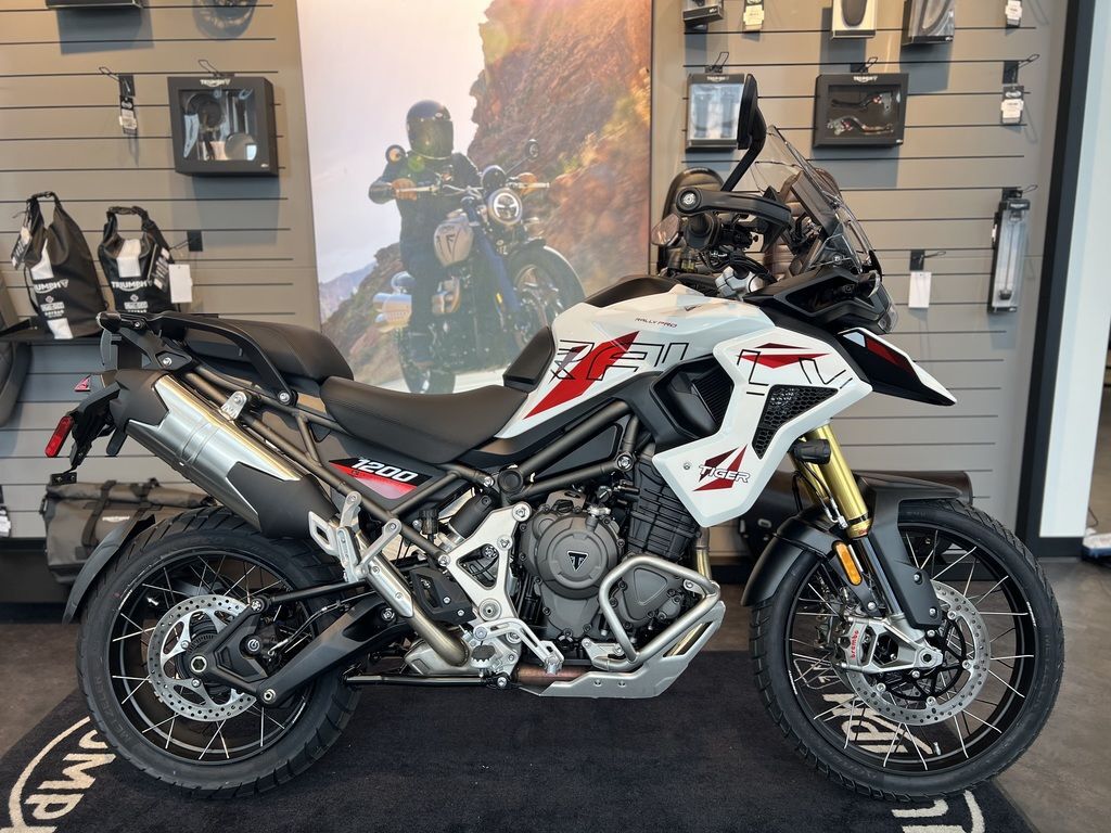 2026 Triumph Tiger 1200 Desert Edition Crystal white DESERT EDITION in Hagerstown, MD