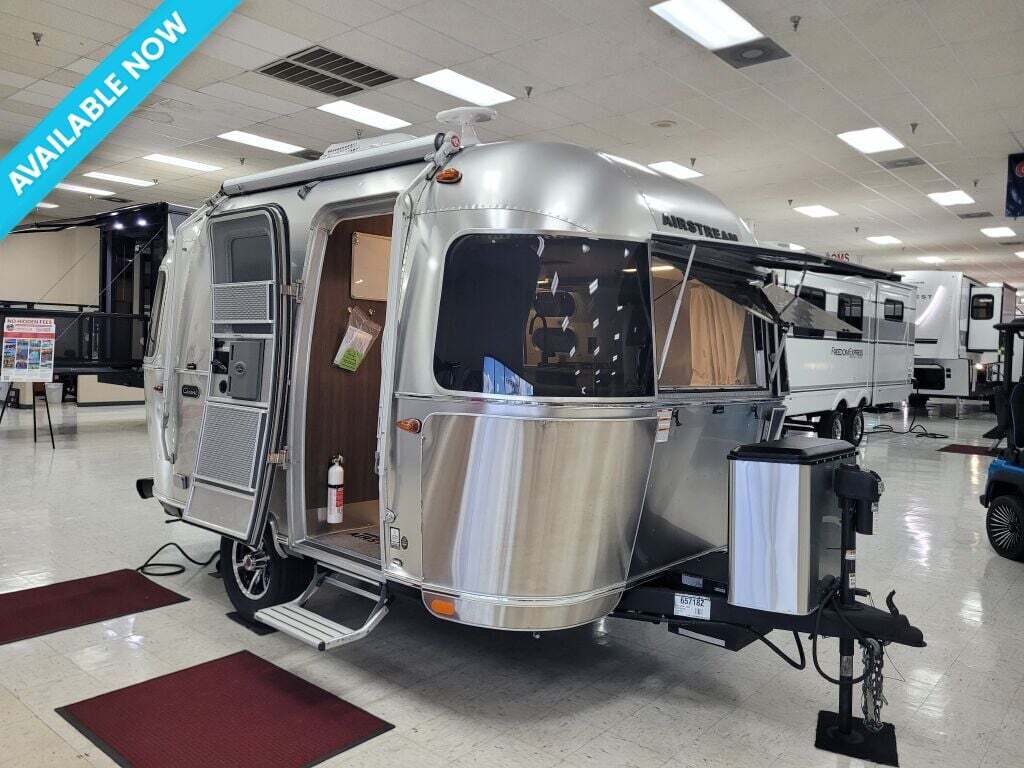 2024 Airstream Caravel 16RB in winter garden FL