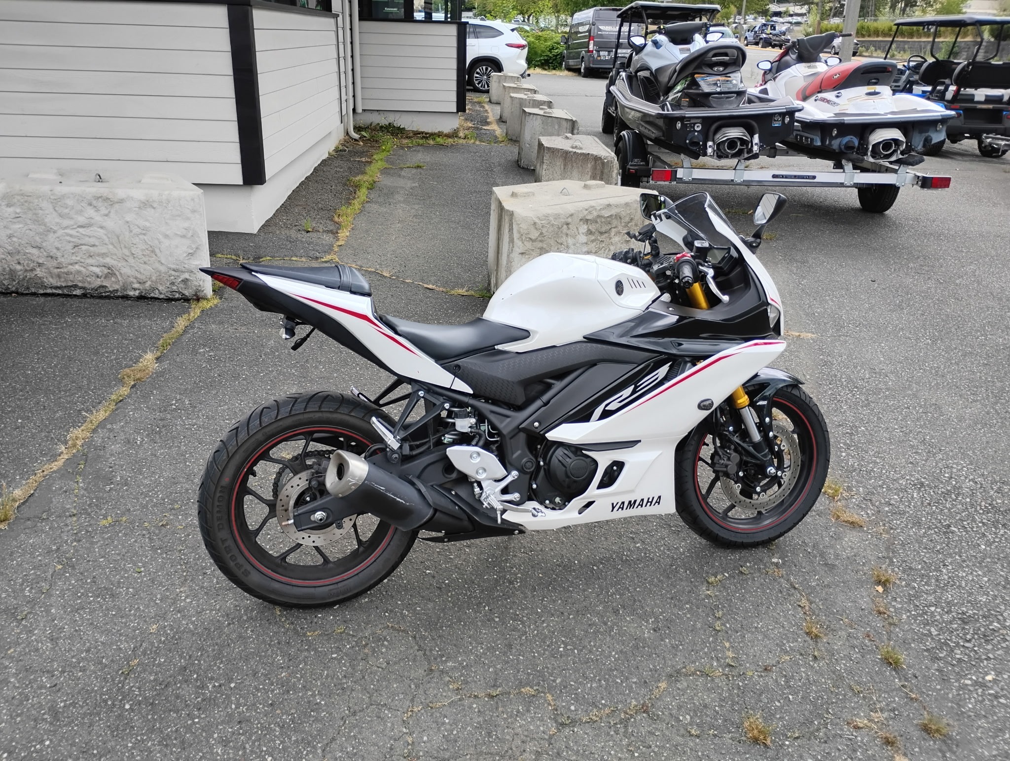 2019 Yamaha YZF-R3 ABS Sportbike motorcycle