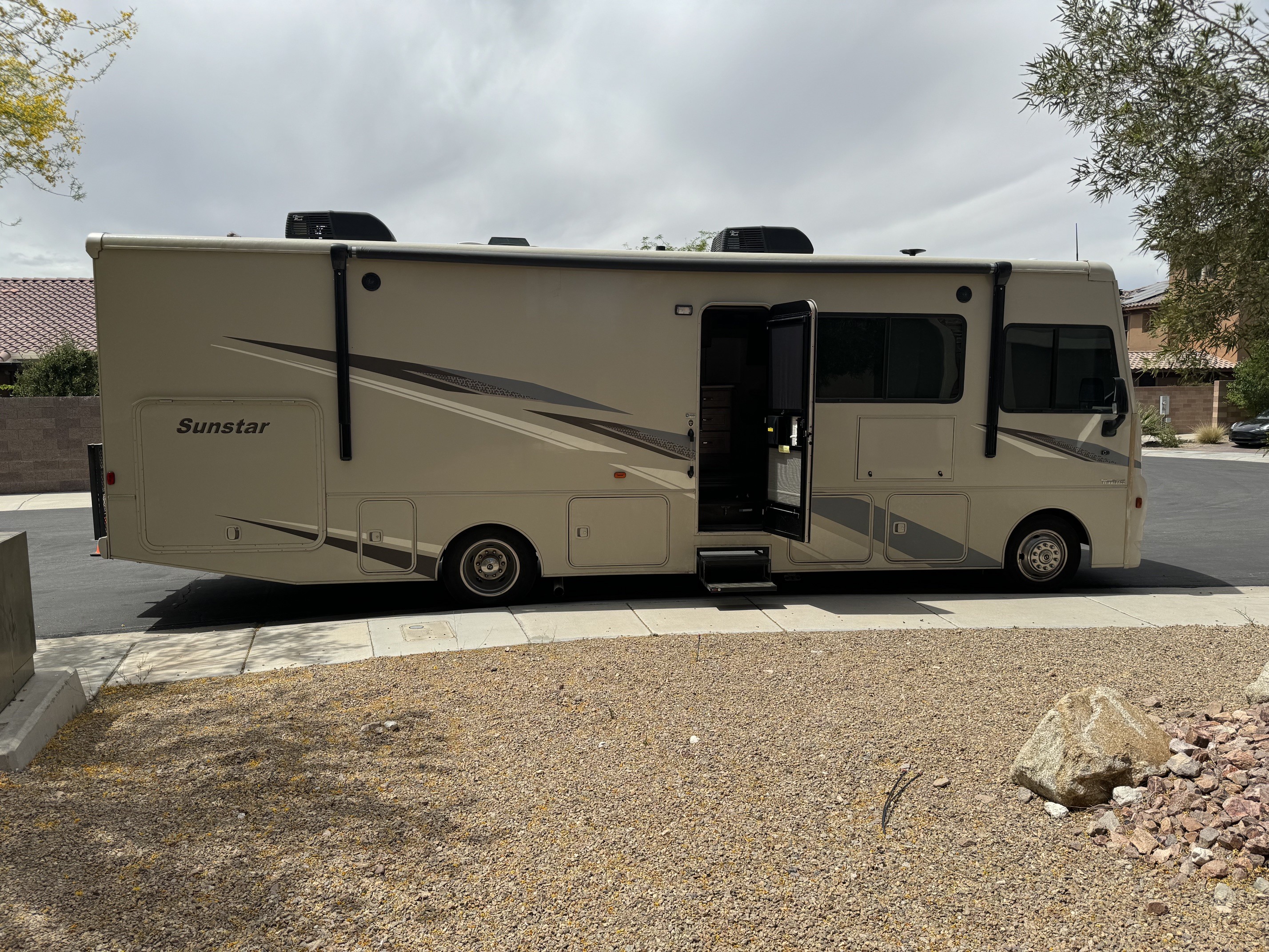 2022 Winnebago SUNSTAR 31B in henderson NV