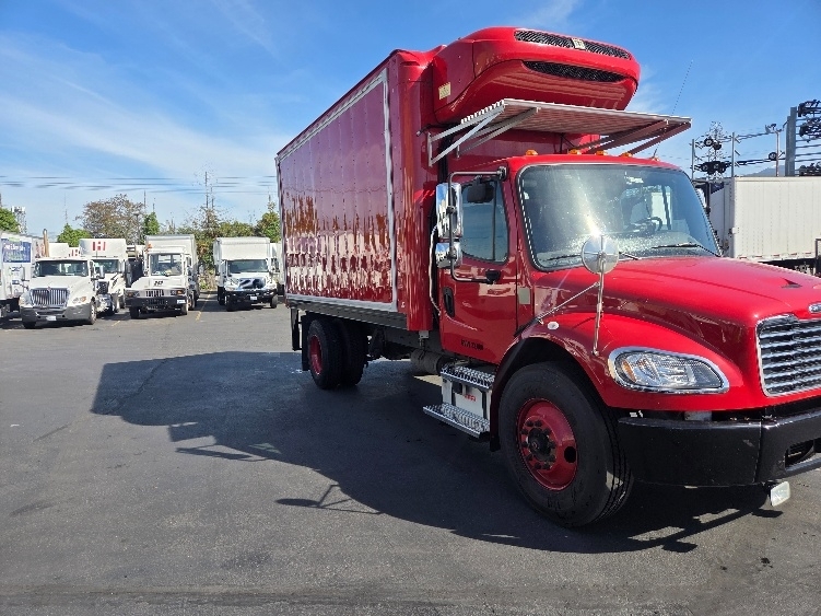 2021 FREIGHTLINER BUSINESS CLASS M2 106 in Kent, WA