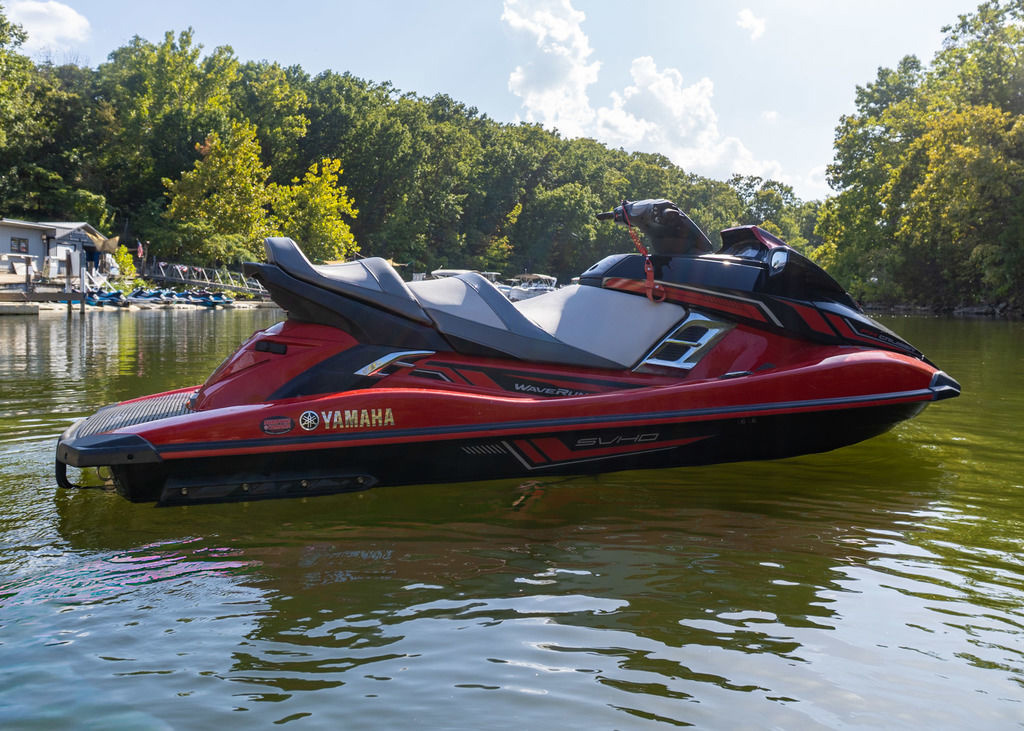 2017 Yamaha Waverunners FX Cruiser SVHO - RedBlack in osage beach MO