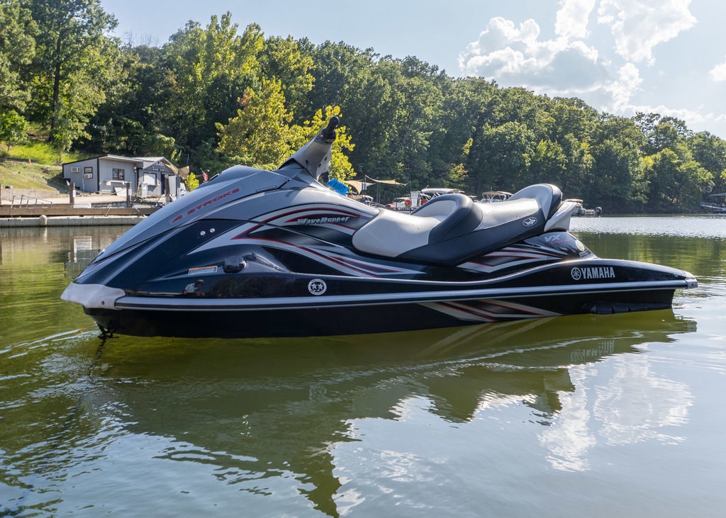 2007 Yamaha Waverunners WAVERUNNER VX110 CRUISER in osage beach MO