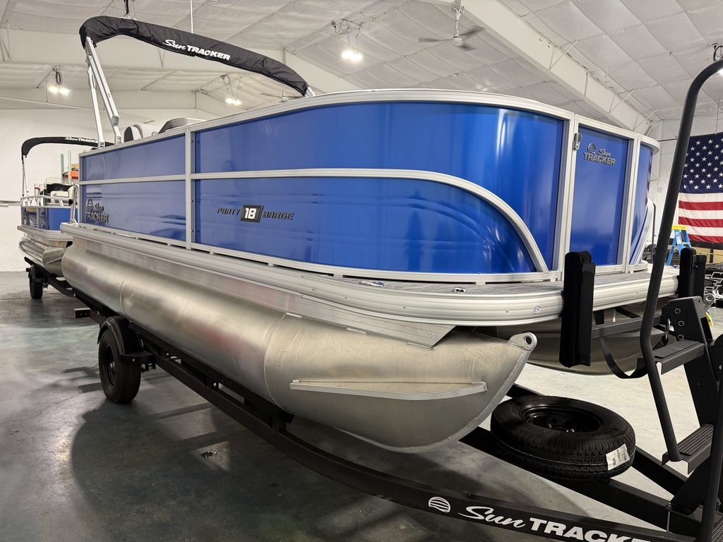 2027 Sun Tracker PB 18 DLX in holden ME