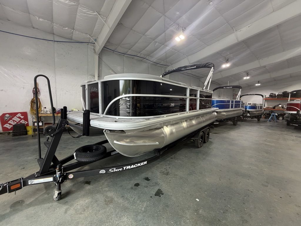 2027 Sun Tracker PB 20 DLX in holden ME