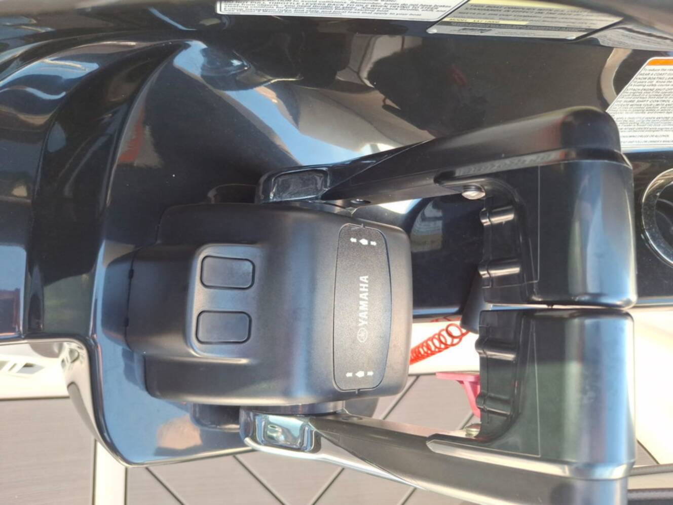A photo of this 2016 Yamaha 212SS - Suede Gray - Galv.