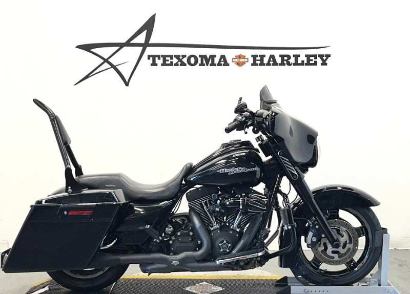 2013 Harley-Davidson STREET GLIDE FLHX in Sherman, TX