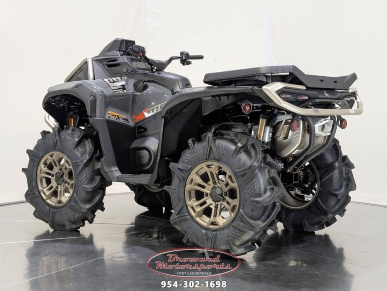 A photo of this 2026 Can-Am Outlander X mr 850