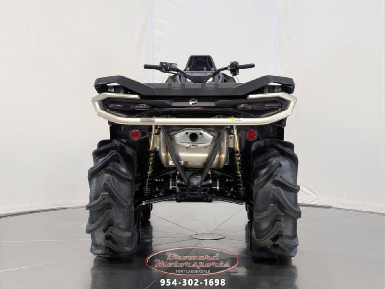 A photo of this 2026 Can-Am Outlander X mr 850