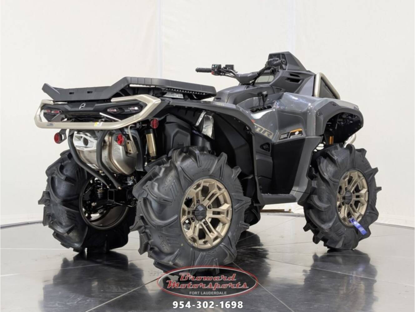 A photo of this 2026 Can-Am Outlander X mr 850