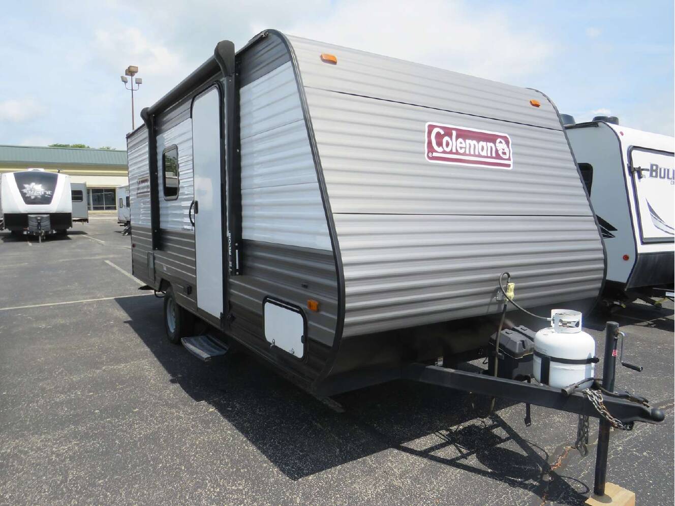 A photo of this 2023 Dutchmen COLEMAN LANTERN 17B