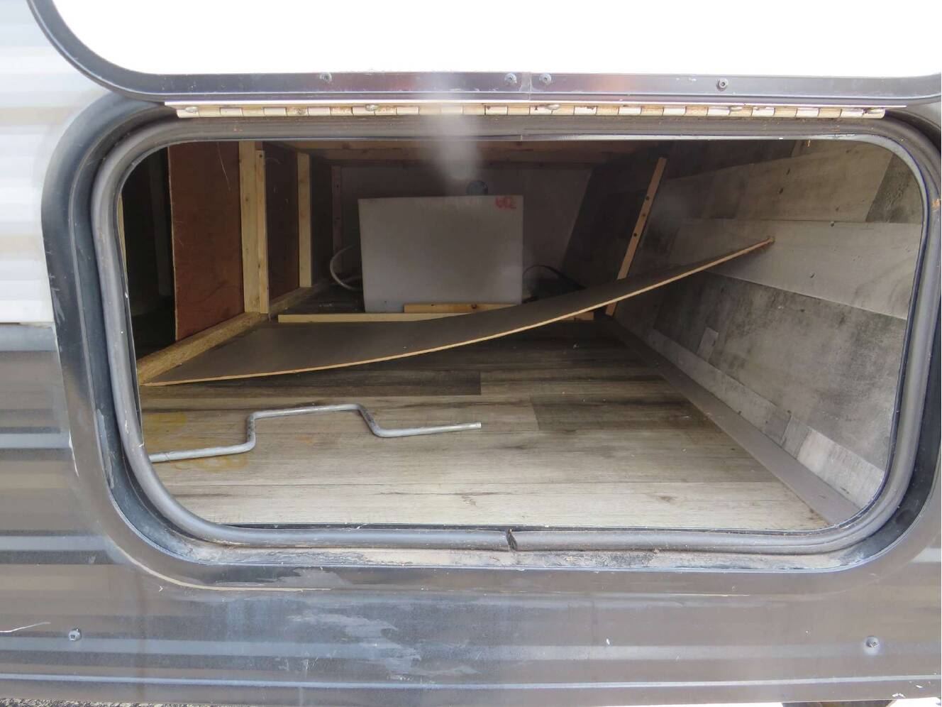 A photo of this 2023 Dutchmen COLEMAN LANTERN 17B
