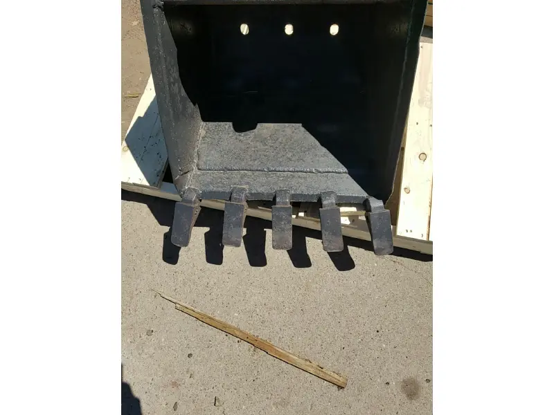 Bobcat 24 in. Trenching Bucket (Pin-On)