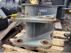 John Deere 20 inch bucket
