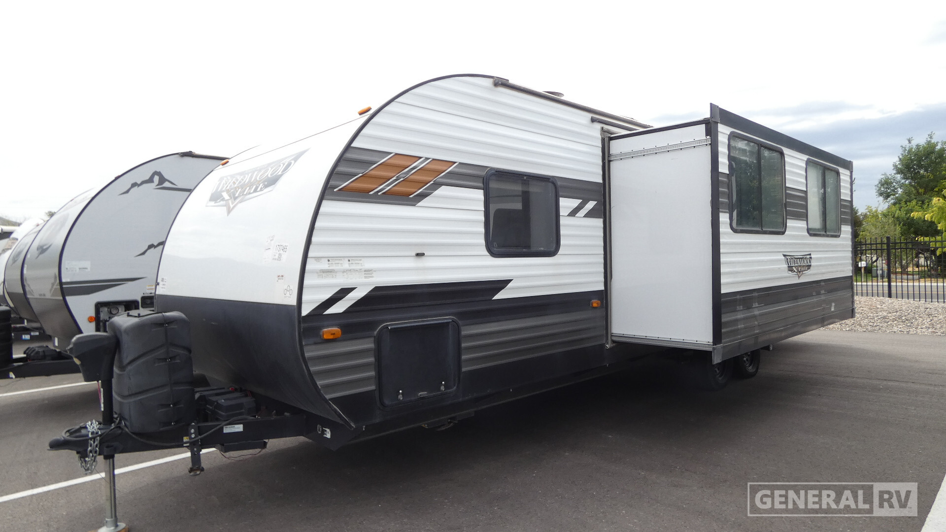 Used 2022 Forest River Wildwood X-Lite 273QBXL For Sale in South