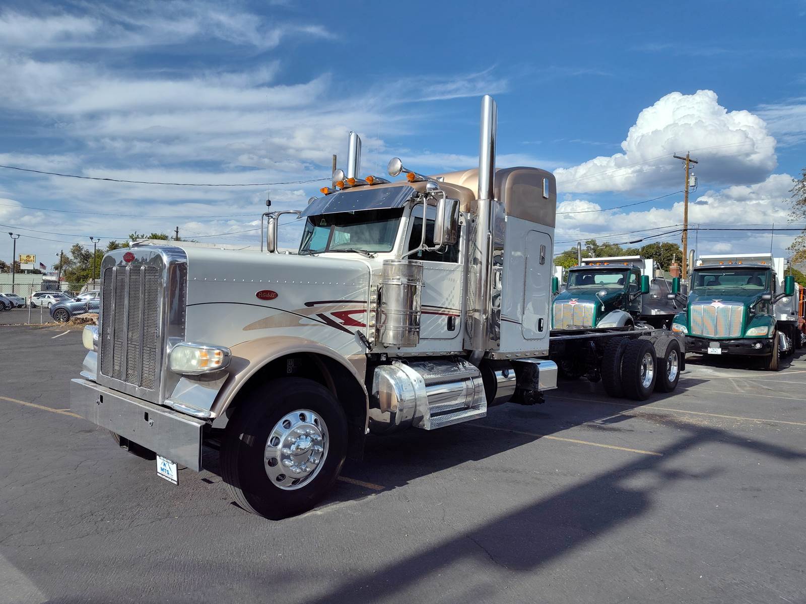 2015 PETERBILT 389 in Midvale, UT