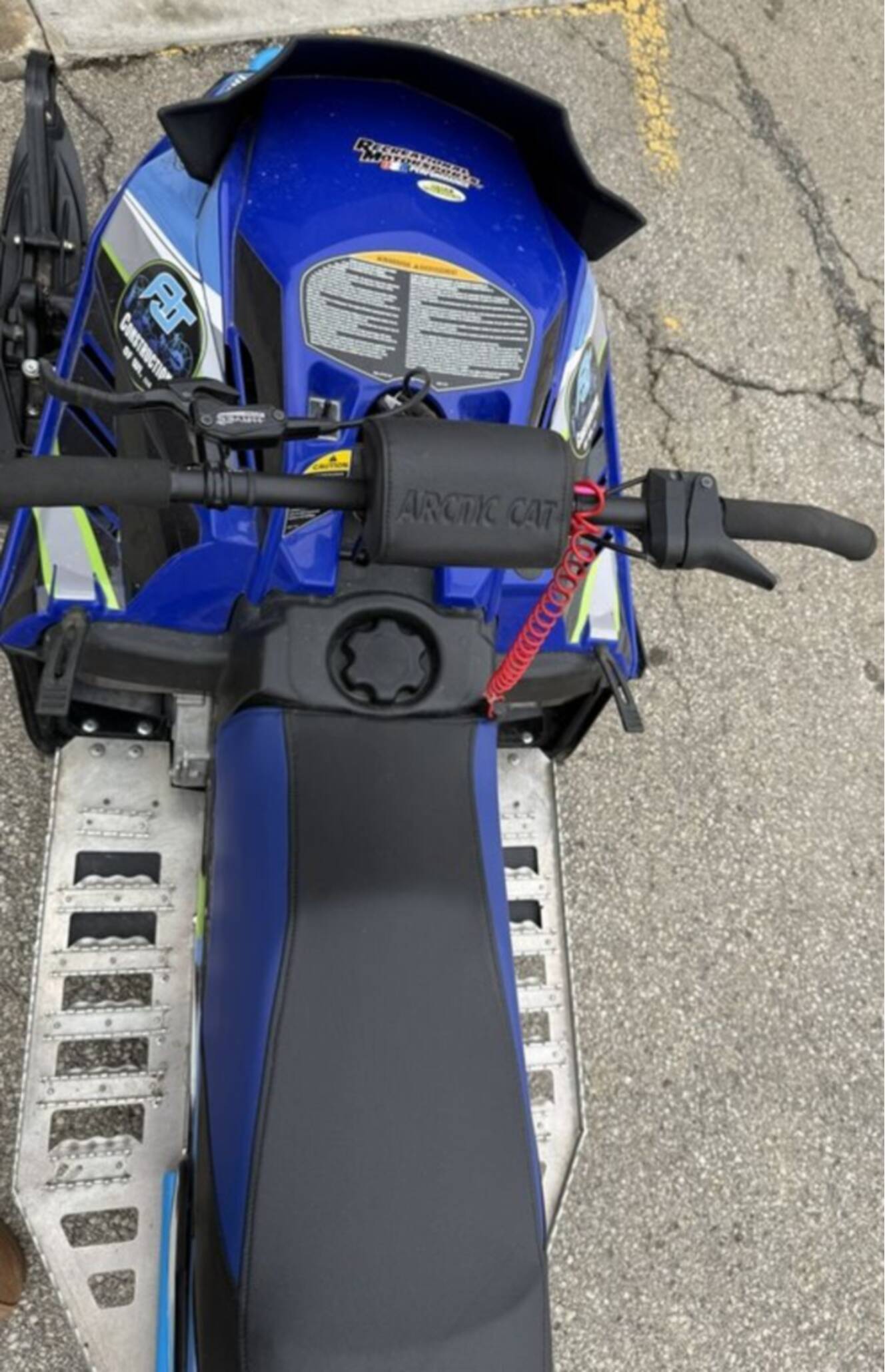 A photo of this 2023 Yamaha Snoscoot ES