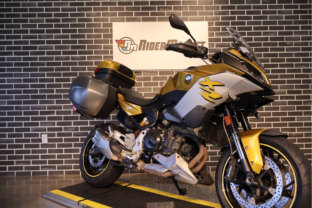 A photo of this 2021 BMW F 900 XR