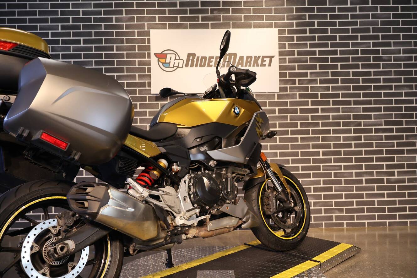 A photo of this 2021 BMW F 900 XR