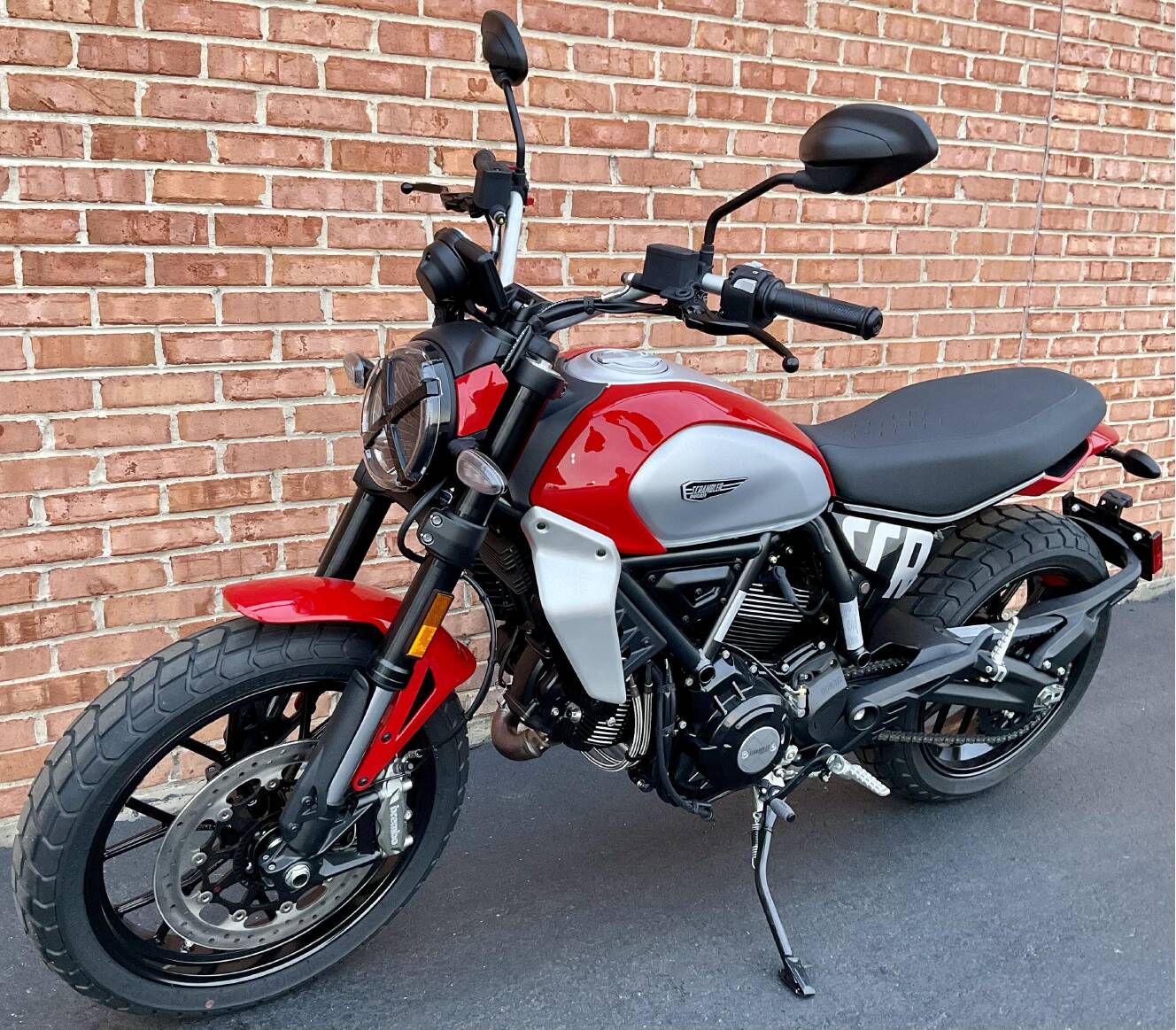 A photo of this 2025 Ducati Scrambler Icon
