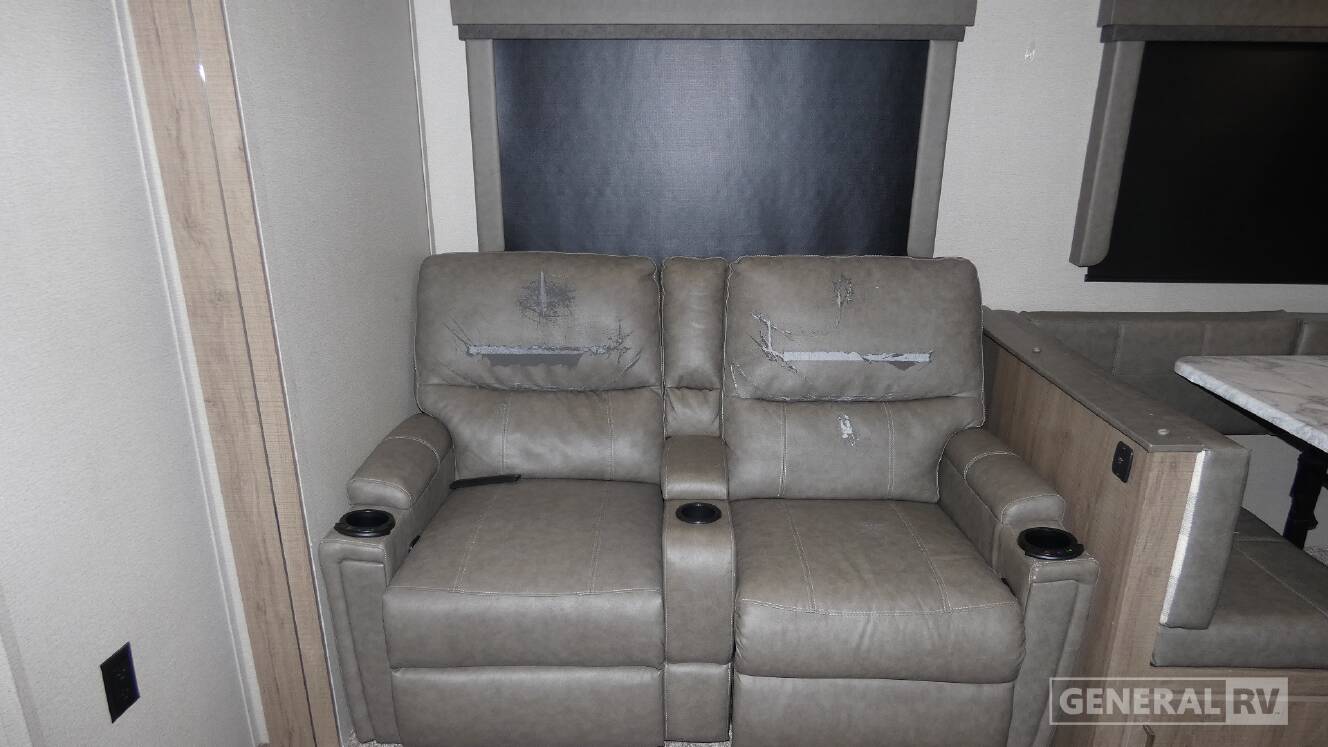 A photo of this 2022 Grand Design IMAGINE 2800BH