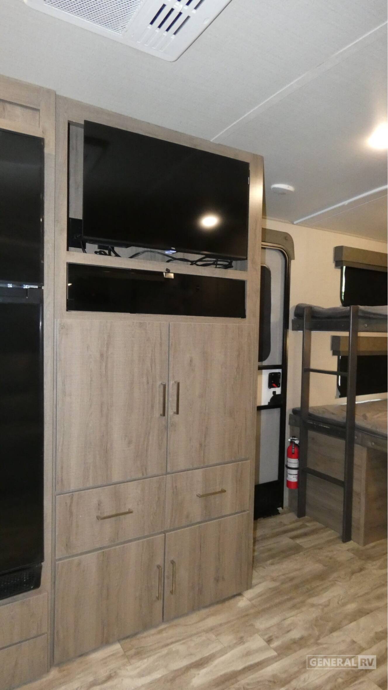 A photo of this 2022 Grand Design IMAGINE 2800BH