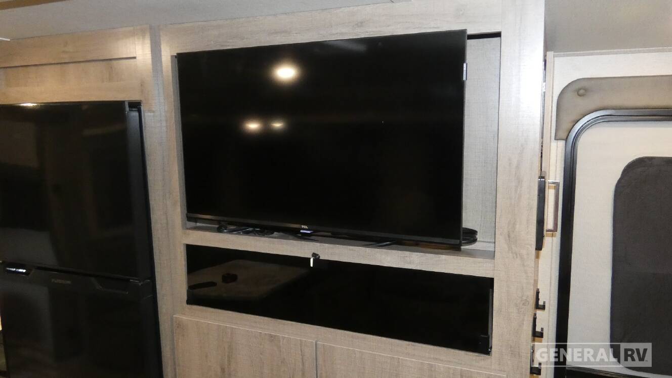 A photo of this 2022 Grand Design IMAGINE 2800BH