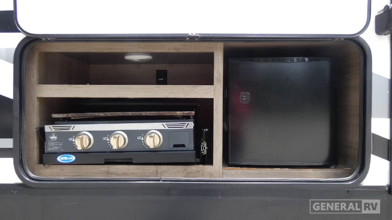 A photo of this 2022 Grand Design IMAGINE 2800BH
