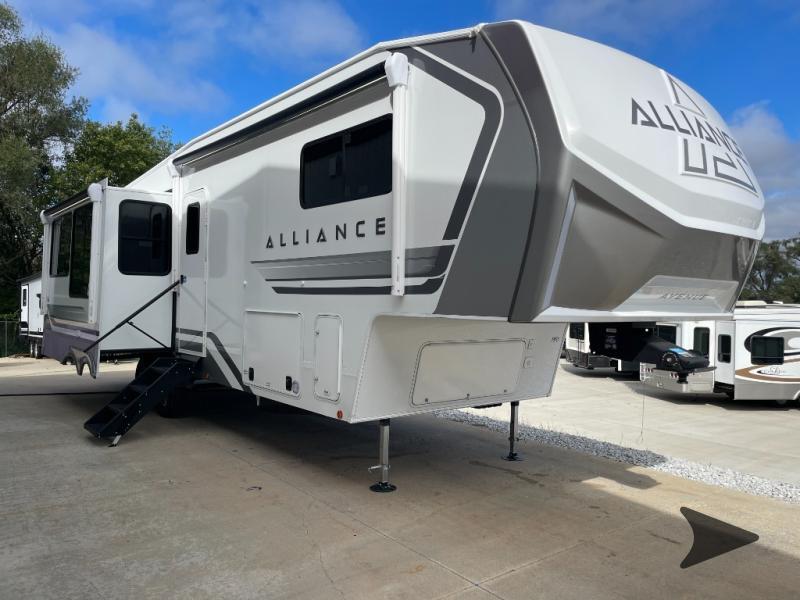 2027 Alliance Rv Avenue 32RLS in roca NE
