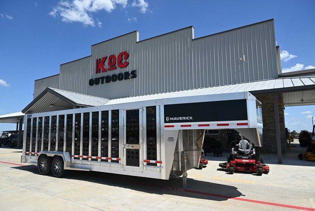 2027 Eby 24' X 7'1" MAVERICK Punch Panel Livestock Trailer in Caldwell, TX
