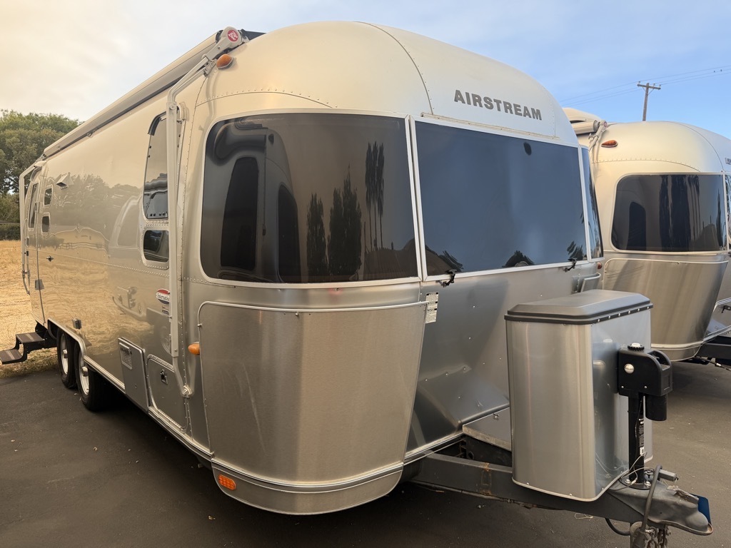 2008 Airstream INTERNATIONAL SIGNATURE 25FBQ in winters CA