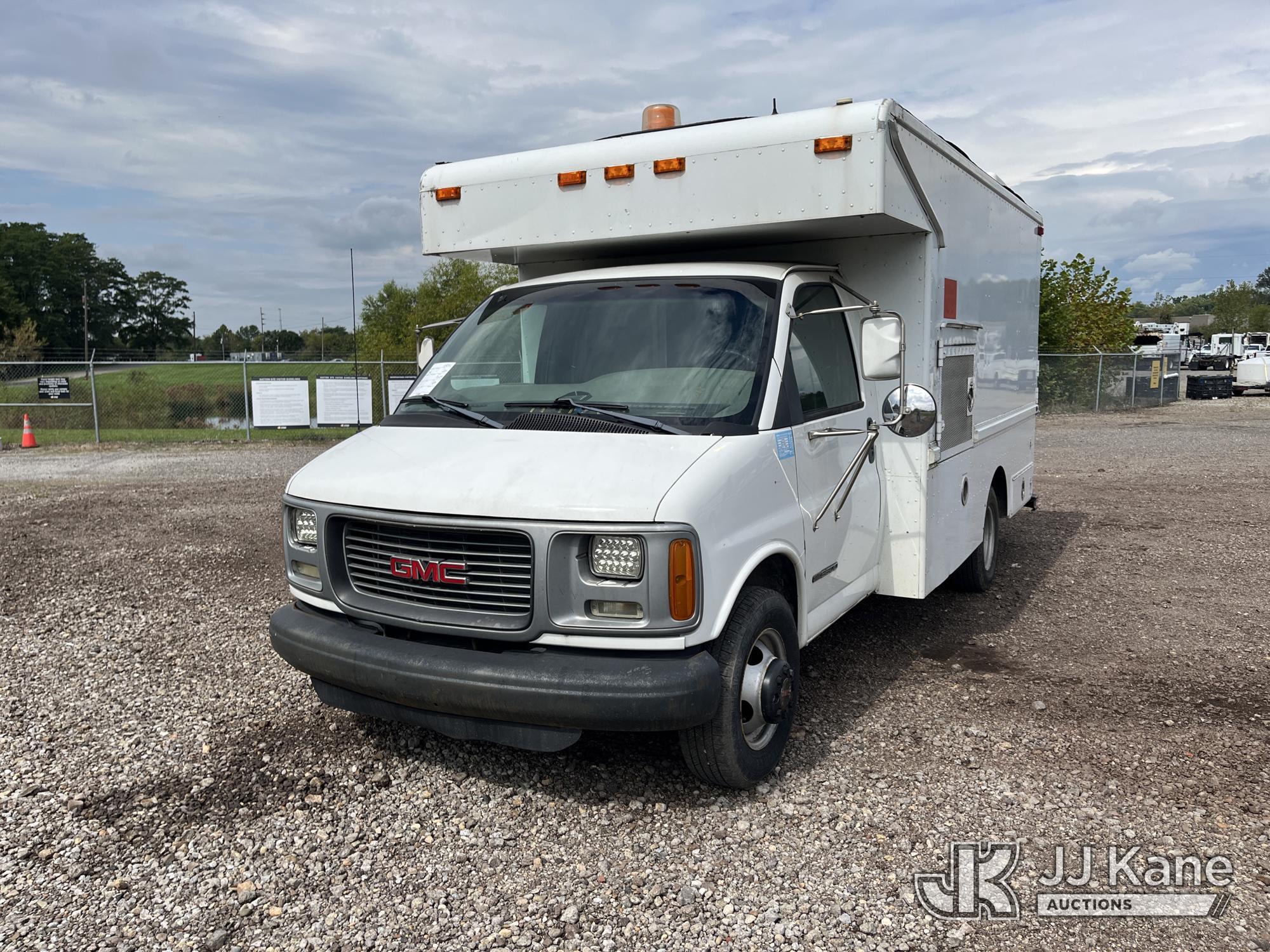 2001 GMC SAVANA in Louisville, OH