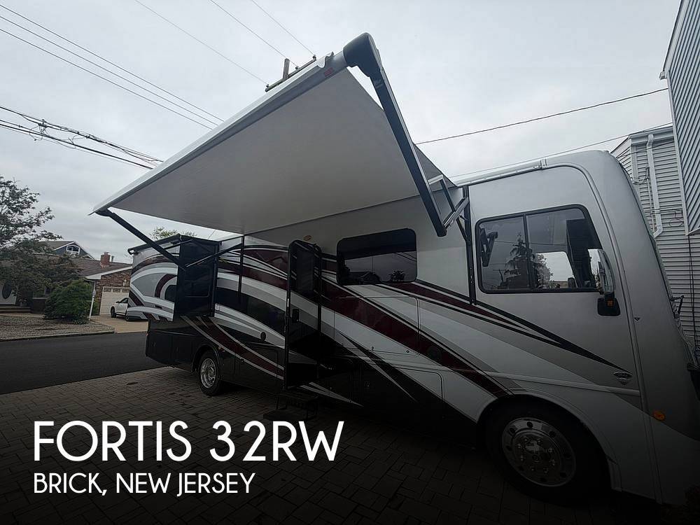 2022 Fleetwood Fortis 32RW RV