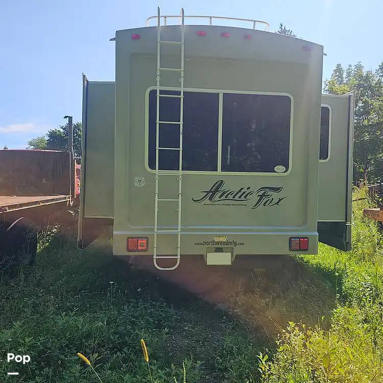 2017 Northwood Arctic Fox 32-5M in blackstone MA