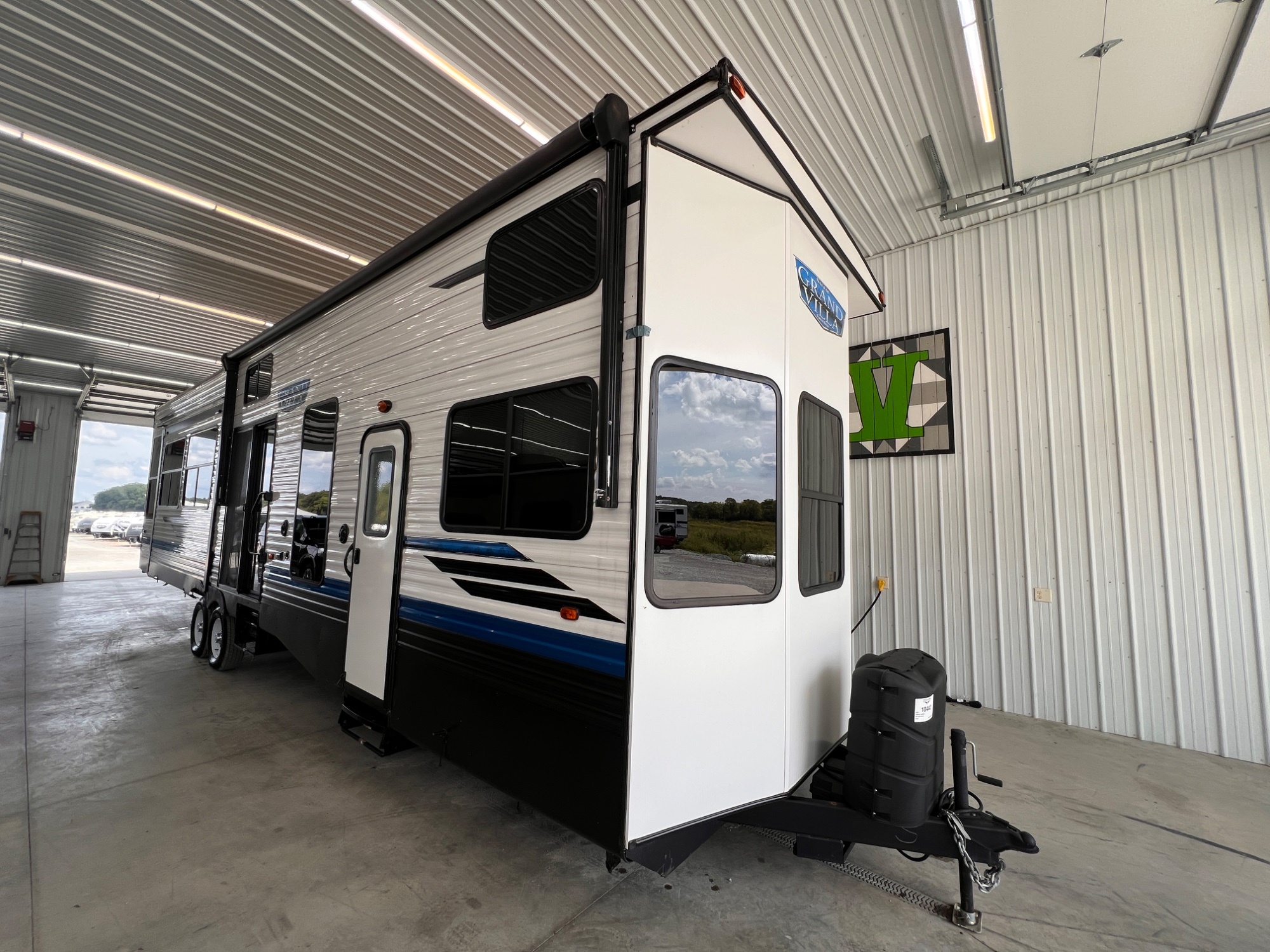 2023 Forest River Salem Grand Villa 42DL RV