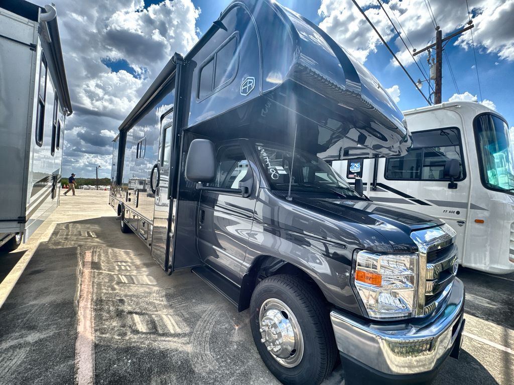 2027 East To West Entrada 2950OK in seguin TX